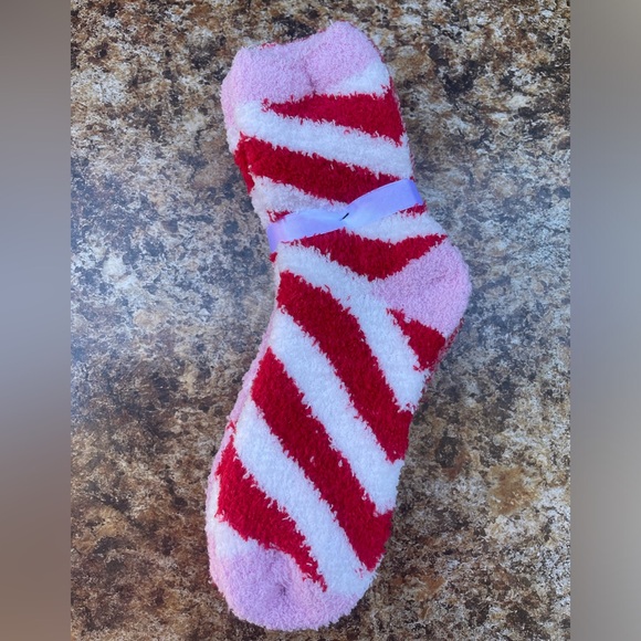Forever 21 Set Of 3 Christmas Socks - Picture 2 of 3